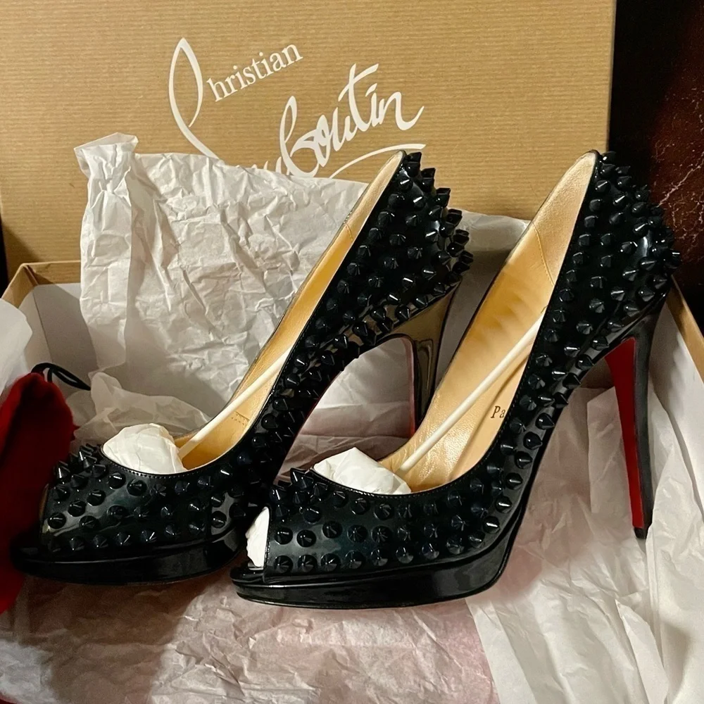 Christian Louboutin “Very Prive” peep toe pumps, patent navy blue EU37.5 120mm